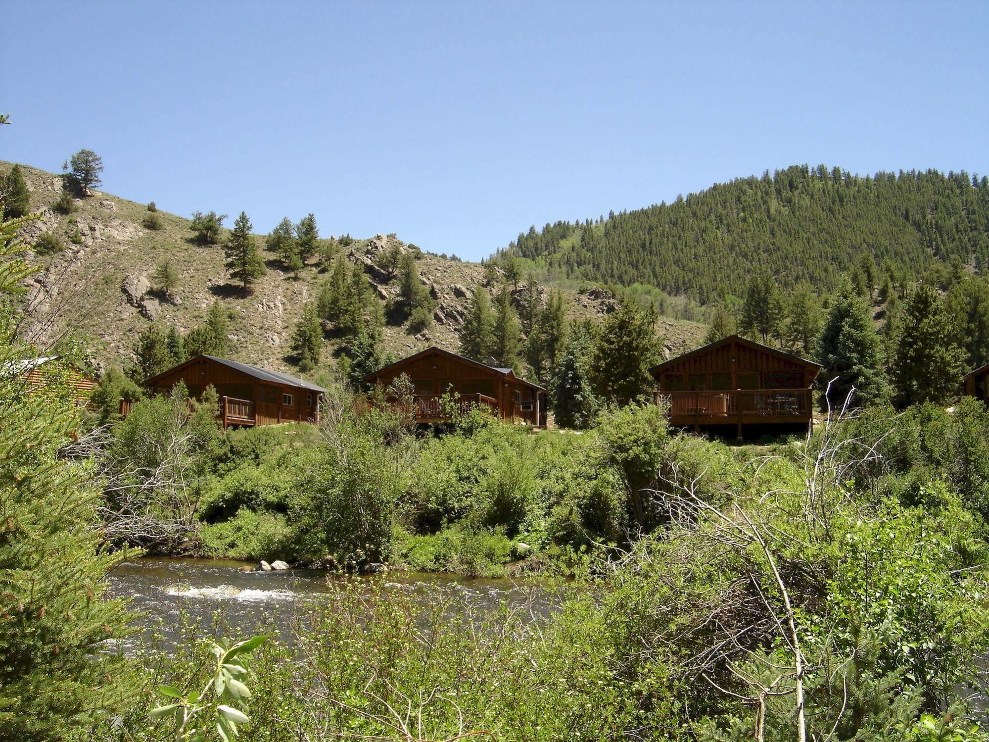 Three Rivers Resort Almont Exterior foto